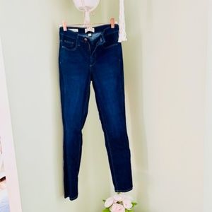UNIVERSAL THREAD - HIGH RISE - BLUE WASH SKINNY JEAN SIZE 00/24R